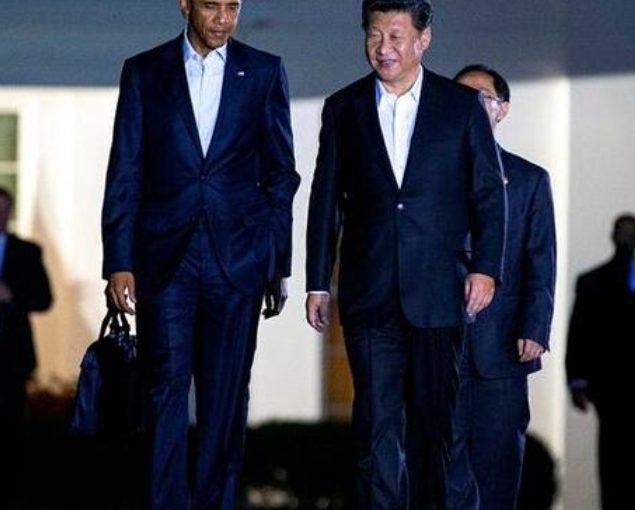 習奧會正式登場 秋夜散步未打領帶