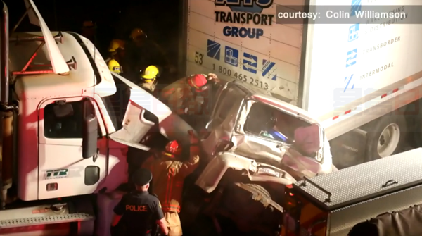 今早401高速慘烈車禍已致兩人死亡