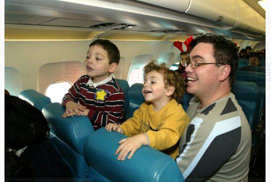 加各大航空公司被籲 盡量不要讓一家人分開坐