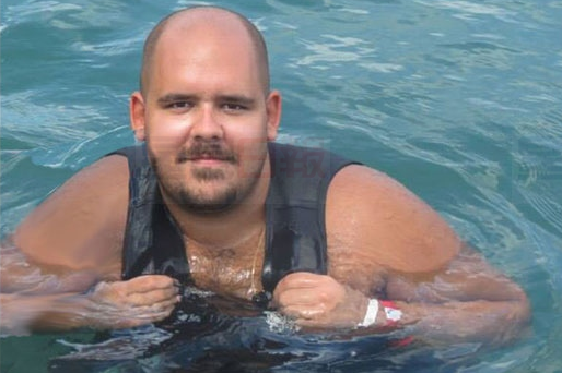 男子在皮爾遜機場附近餐館外被槍殺 身份確認