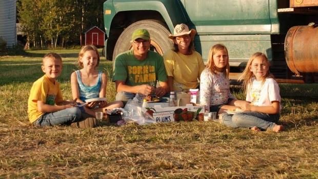 三姊妹不幸被菜籽掩埋 生前家庭照曝光