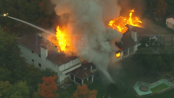 賓頓大宅被大火吞噬 去年剛重新裝修