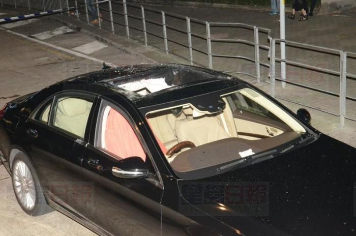 男子跳樓“直插”Benz 車毀人亡