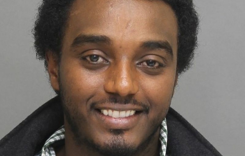 全職父親涉性侵多名少女 作案時帶著嬰兒