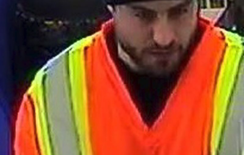 男子用假支票取走過萬現金 照片公開