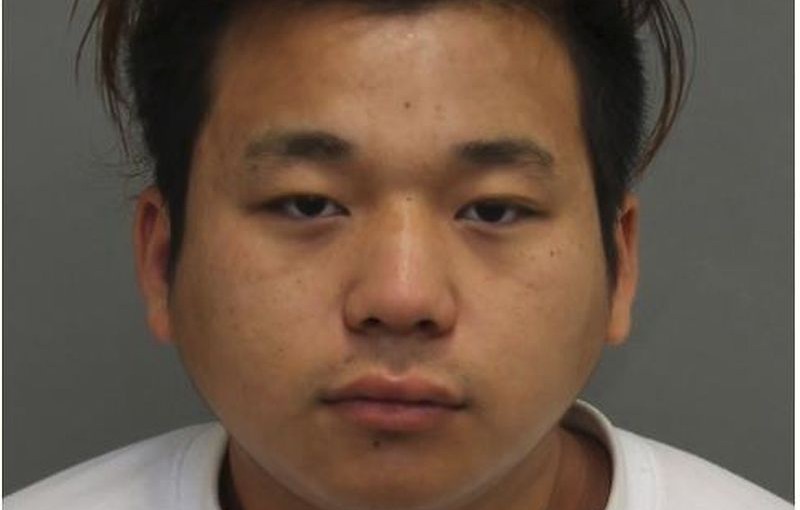 兩名疑亞裔男潛入士嘉堡商鋪盜竊 模樣公開