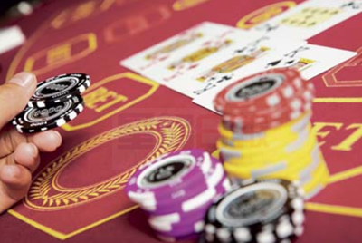 賭場貪玩遺留幼兒在未鎖車內 兩夫妻被捕