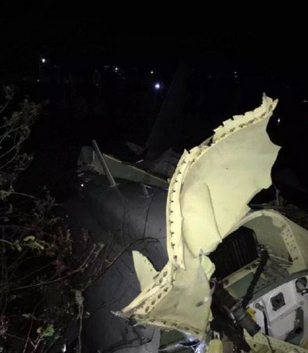 東海艦隊殲-10戰機墜毀 兩飛行員跳傘