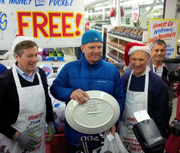 Honest Ed最後一次派免費聖誕餐 請莊德利坐鎮