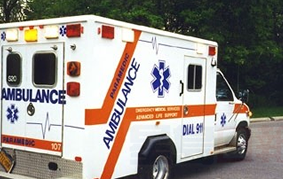 男子被墜落木頭砸中 生命垂危