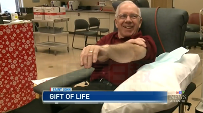 78歲老漢已無償獻血800次 目標一千次