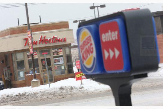 男子車內等候Tim記咖啡 發手機短訊被罰300元