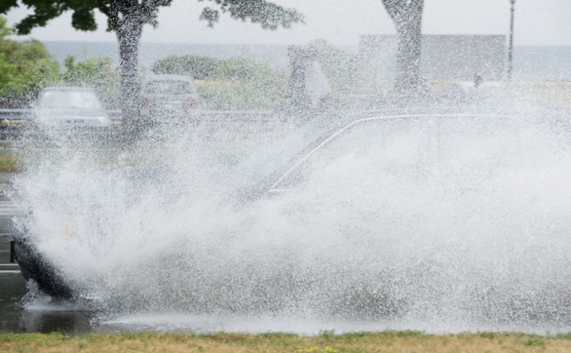 市府：居民需注意清理水渠口 避免水浸