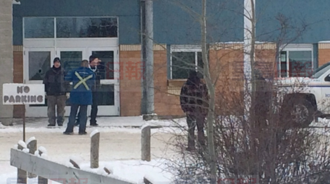 薩省槍擊案學校仍未解封