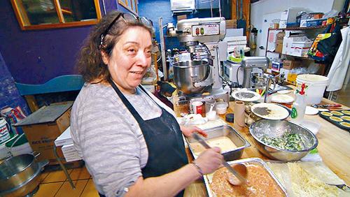 多市麵包店送彩票 引來男子砸窗