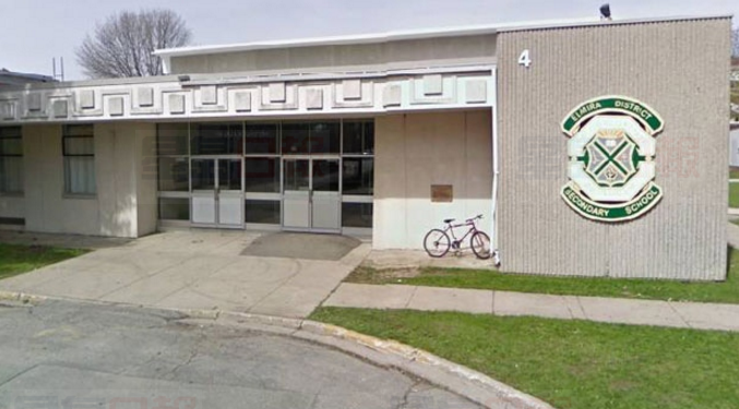 Elmira區中學關閉 警方正在調查