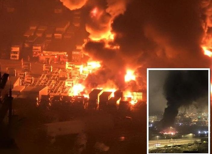 疑為縱火案 葵涌碼頭三級火焚31車