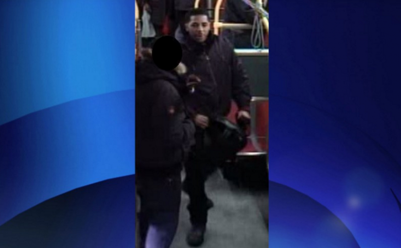 兩男子巴士上大打出手 警方找這名嫌犯