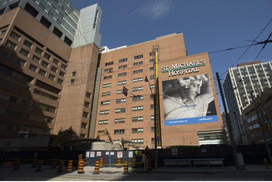 市中心醫院爆水管 部分急症室病房重開