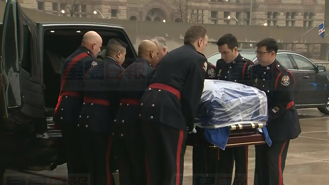 市民今日可前往市政廳和福特道別