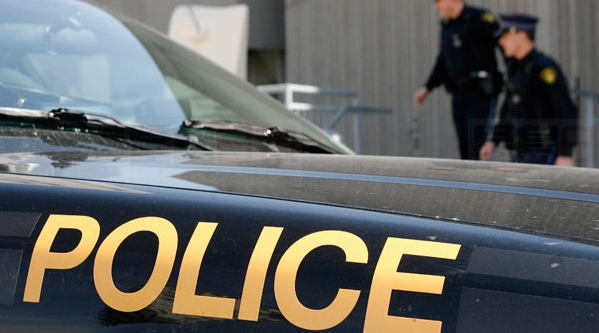 男子開車載4人 QEW上時速高達190公里