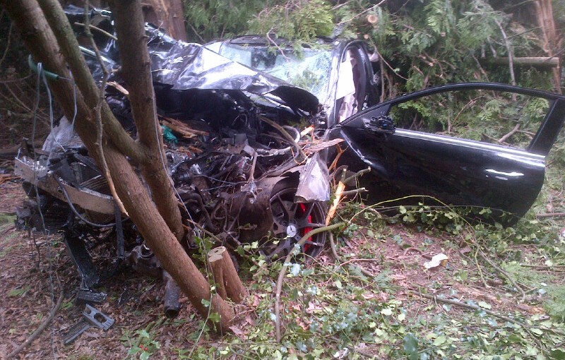 華裔青年飆250km/h出車禍 回加入籍時被捕