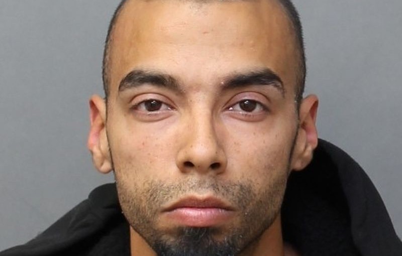 涉持械襲擊 警方正在追捕這名男子