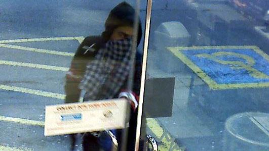 在旺市油站搶劫 警方尋找這男子