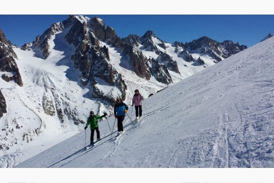 大雪過後 藍山滑雪場至少開到週末