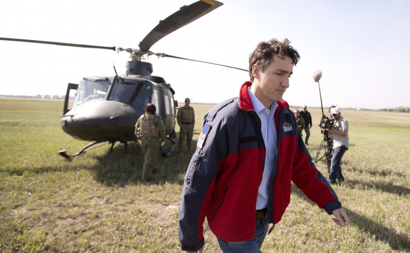 終於視察山火災區 加拿大總理承諾助重建