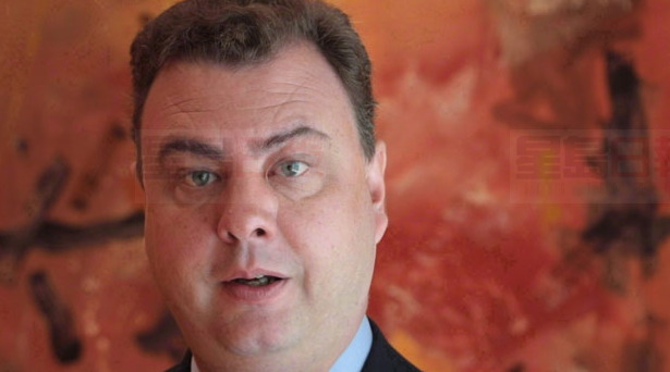 德賴登自殺身亡 可能是前總理迪芬貝加私生子