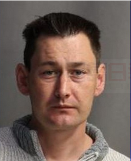 此男子假扮警察 2個月內多次入屋搶劫