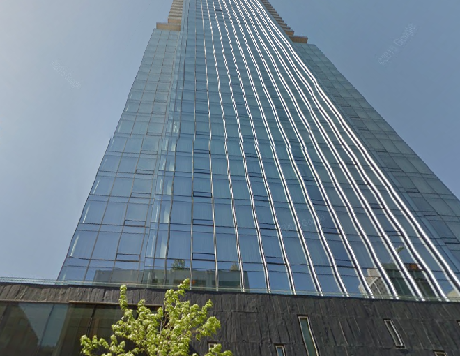 四季酒店51樓驚現破裂玻璃窗 兩條街關閉