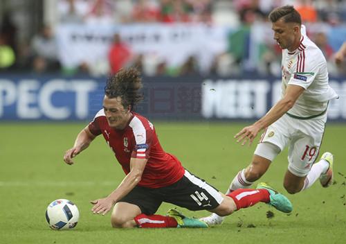 歐洲杯快報：奧地利10人應戰0:2不敵匈牙利