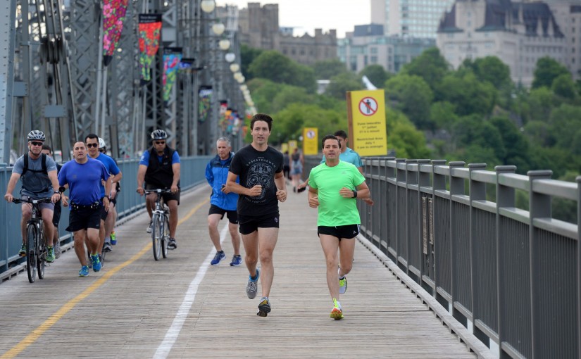 加墨兩型男首腦 會談前熱身長跑