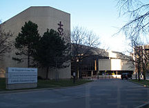 父母抗議 多倫多天主教教育局撤回削減校車決定