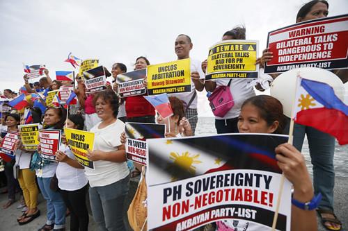 南海局勢緊繃 中國艦艇撞沉越南船