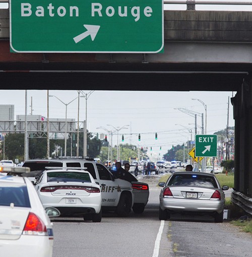 路易斯安那警察被伏擊致三死三傷 兩名槍手在逃