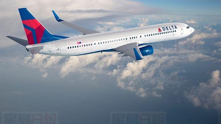 降落擺大烏龍 客機誤降空軍基地