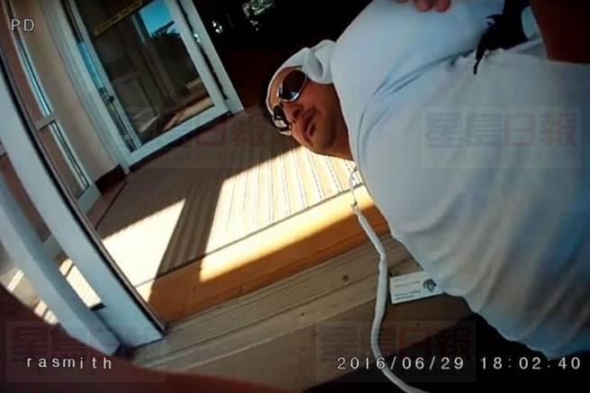 著傳統長袍被當IS 阿聯酋商人在美遭警察重摔被嚇中風