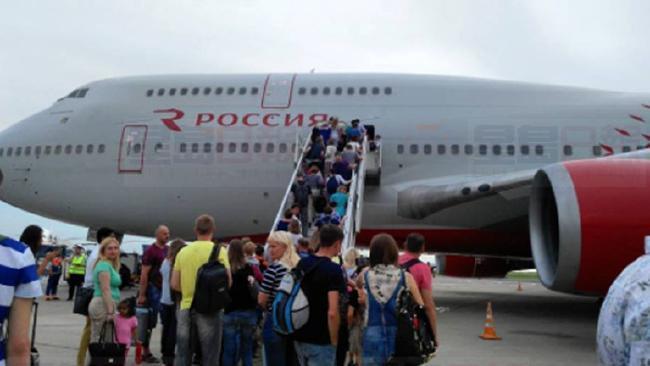 女子途中鬧離婚 逼500人下機等了7小時