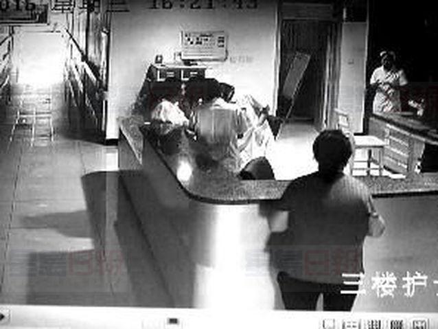 醫護玩手機懶理 陝西產婦大出血失救亡