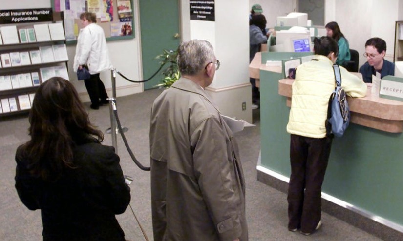 統計局：加拿大人丟工作後熱衷讀大學