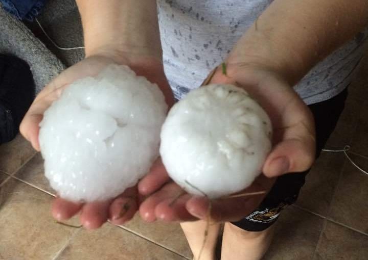 龍捲風肆虐 草原省下棒球大冰雹