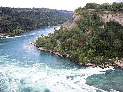 男子跌入尼亞加拉河消失身影 加美兩國聯合尋找