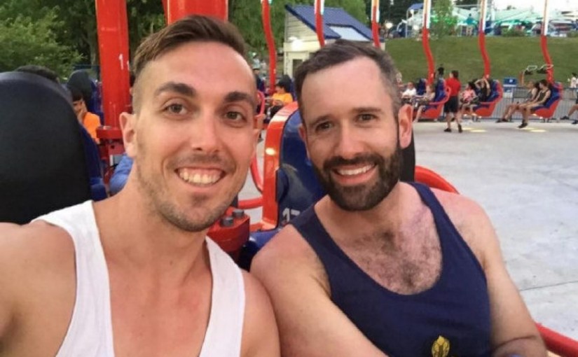 同性戀情侶在樂園擁抱 被員工勸阻