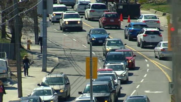 安省政府食言 汽車保費不降反升