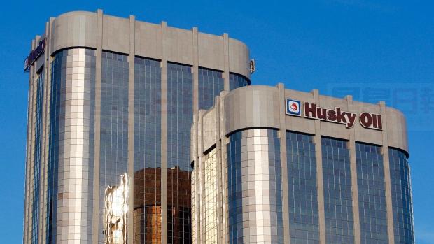 沙省輸油管洩露污染河道 一城市緊急備水