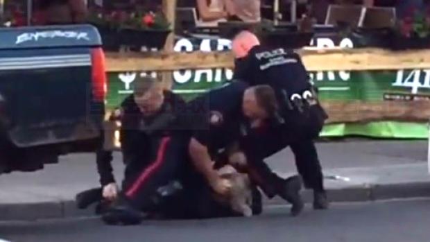 卡加利警察圍毆視頻惹爭議 警方稱事出有因