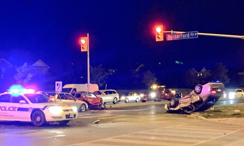 賓頓街頭飆車引發三車連撞事故